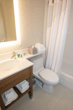 Images Holiday Inn Express LaGuardia Arpt by IHG