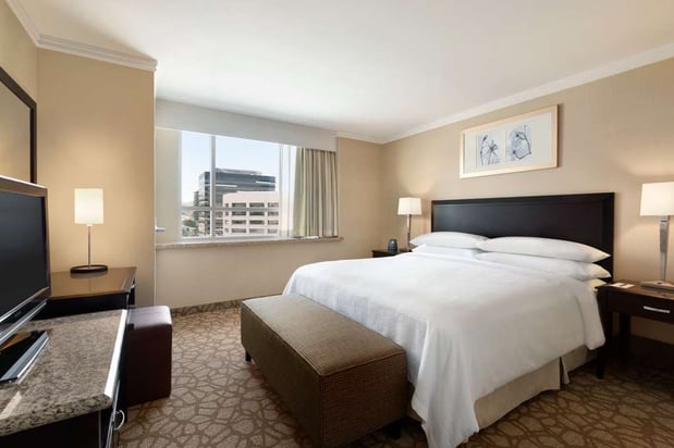 Images Embassy Suites by Hilton Los Angeles Glendale