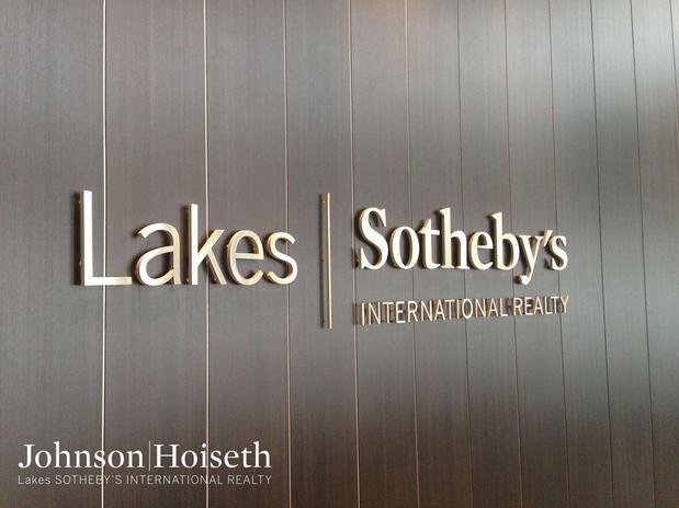 Images Johnson Hoiseth - Lakes Sotheby's International Realty