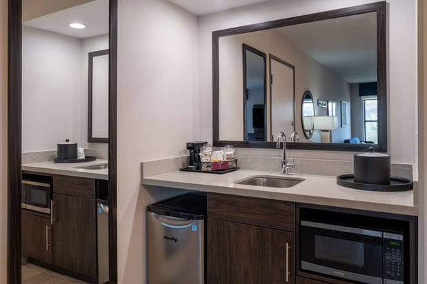 Images Hampton Inn & Suites Agoura Hills