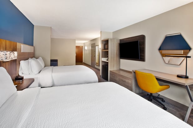 Images Holiday Inn Express & Suites Grand Rapids-North by IHG