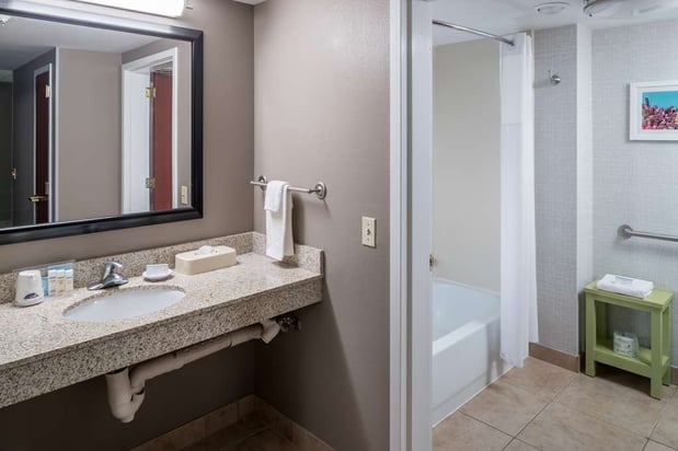 Images Hampton Inn & Suites Chicago-North Shore/Skokie