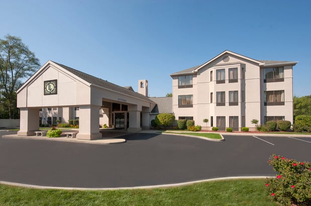 Images Larkspur Landing South Bend