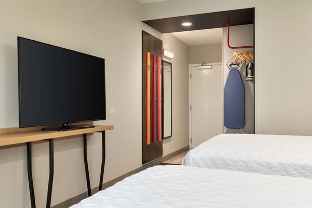 Images Tru by Hilton Cedar Rapids Westdale