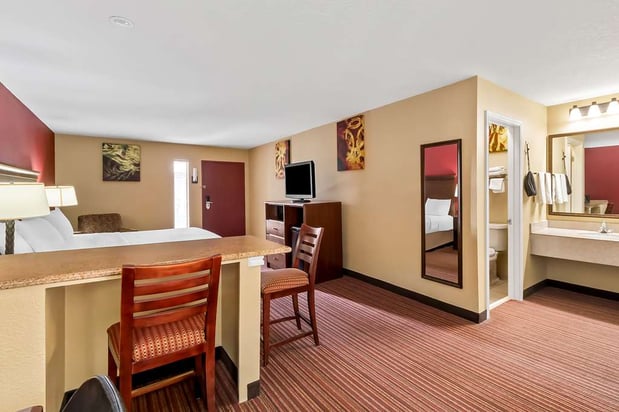 Images SureStay Plus by Best Western San Antonio Fiesta Inn