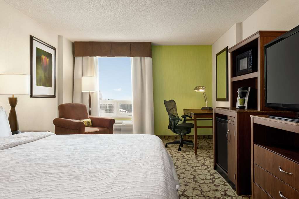 Images Hilton Garden Inn Saskatoon Downtown