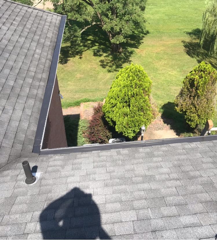 DME Gutter Services LLC Logo