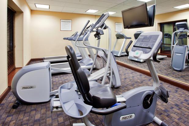 Images Holiday Inn Express & Suites Wilmington-Newark by IHG
