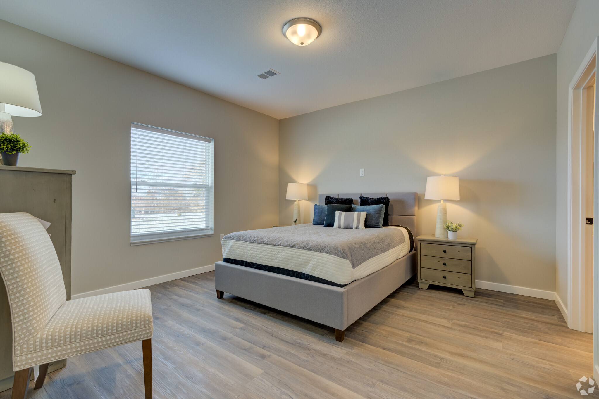 Spacious bedroom in Bibi&rsquo;s Paradise Villas apartment