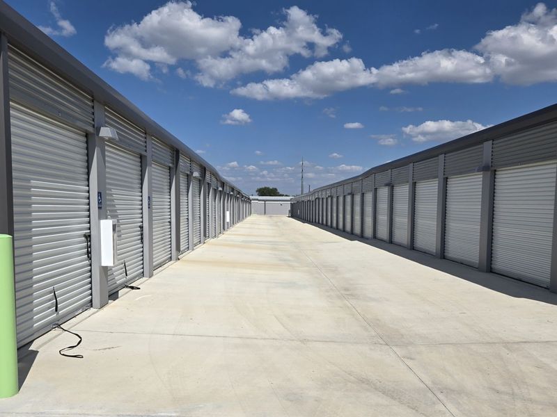 Images Extra Space Storage