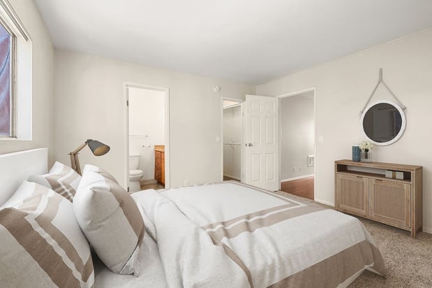 Images Topanga Canyon Apartments