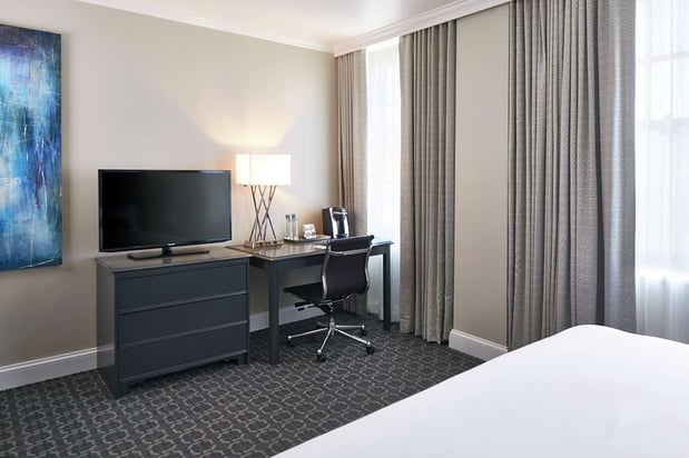 Images Redmont Hotel Birmingham, Curio Collection by Hilton