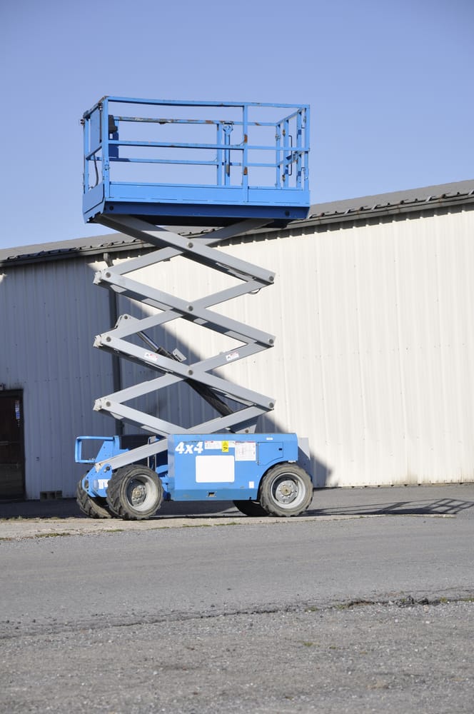 Scissor Lifts: What Counts as ‘Rough Terrain’?