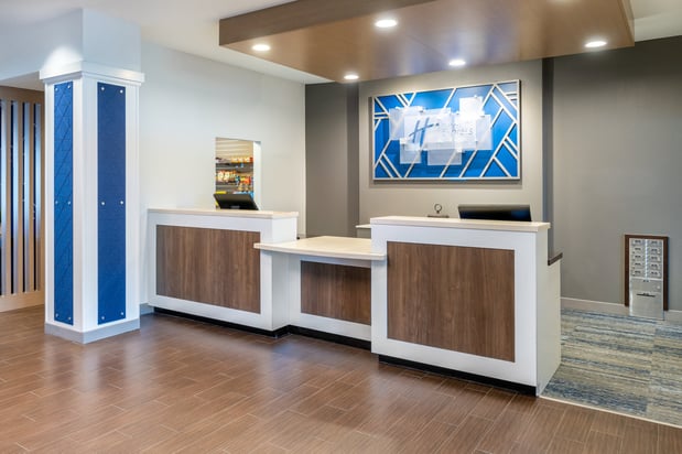 Images Holiday Inn Express & Suites Colorado Springs-First & Main by IHG