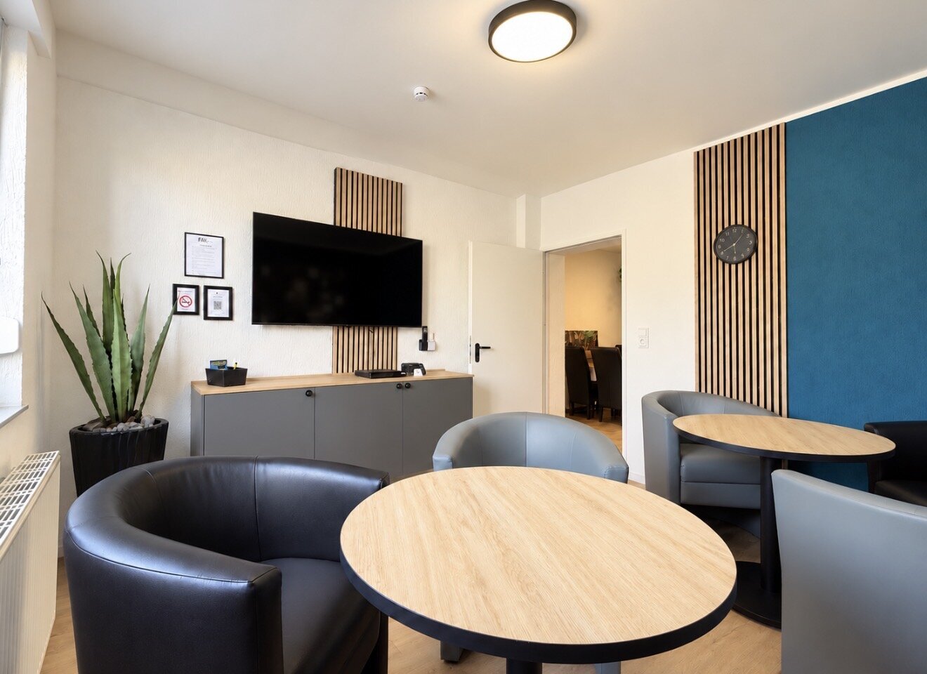 HK ROOMS UG (haftungsbeschränkt), Merkatorstraße 5 in Grevenbroich