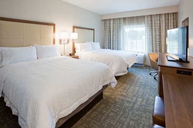 Images Hampton Inn Spicer Green Lake