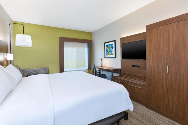 Images Holiday Inn Express & Suites Three Rivers, an IHG Hotel