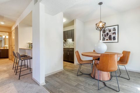 Madison Southpark Apartment Homes Photo