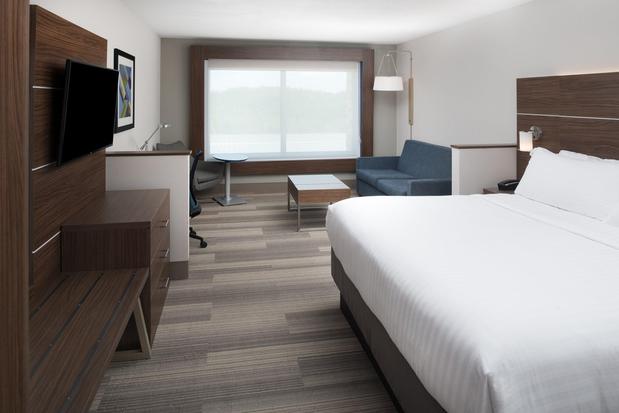 Images Holiday Inn Express & Suites Kingdom City, an IHG Hotel