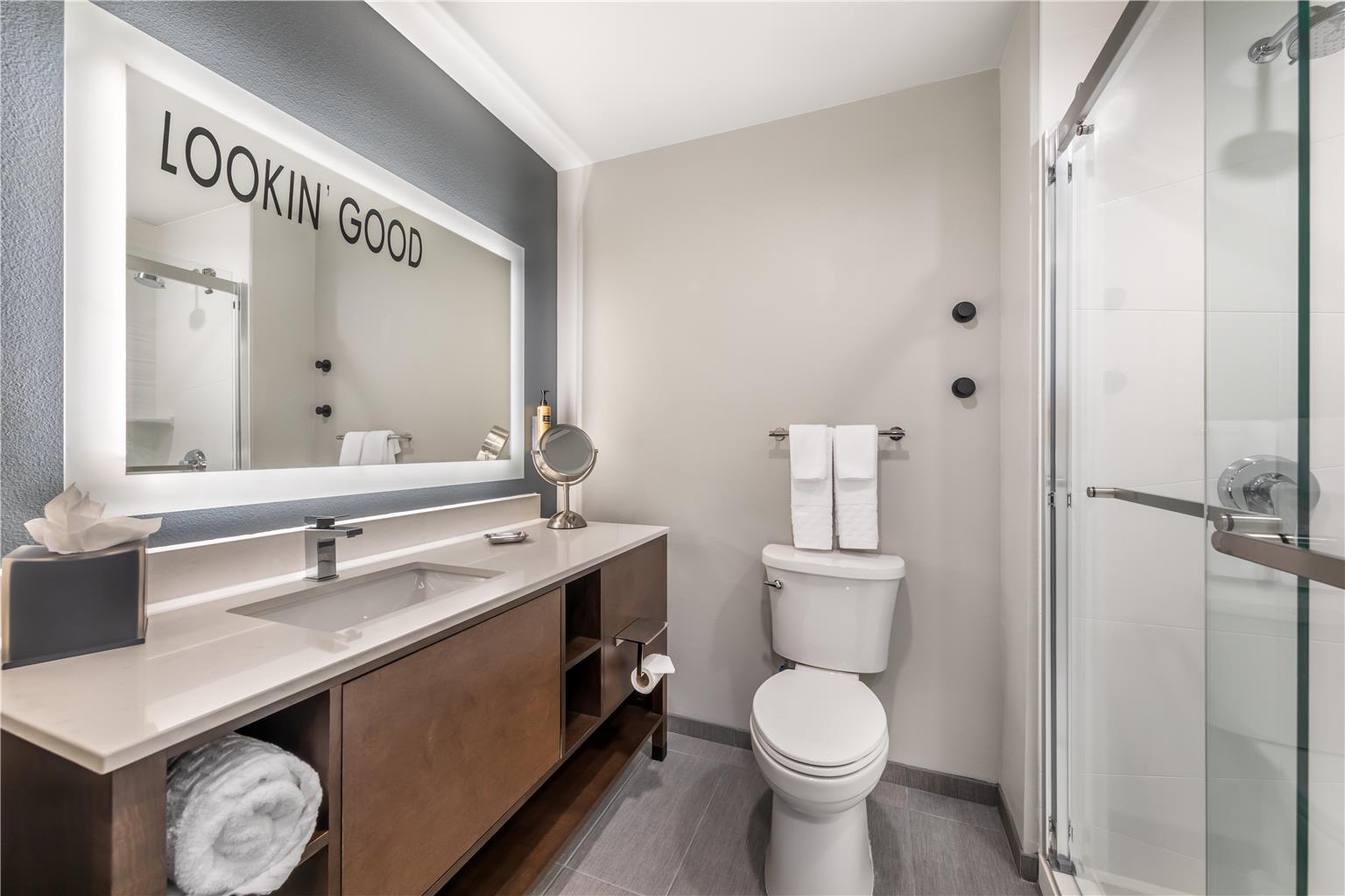 King Guest Bathroom