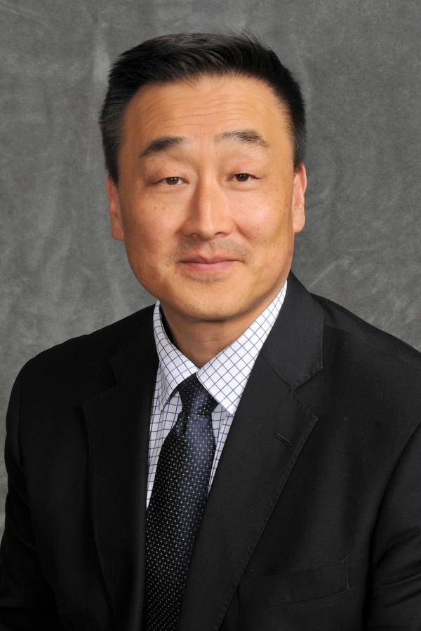 Images Edward Jones - Financial Advisor: Yong Kim, DFSA™|CIM|FMA