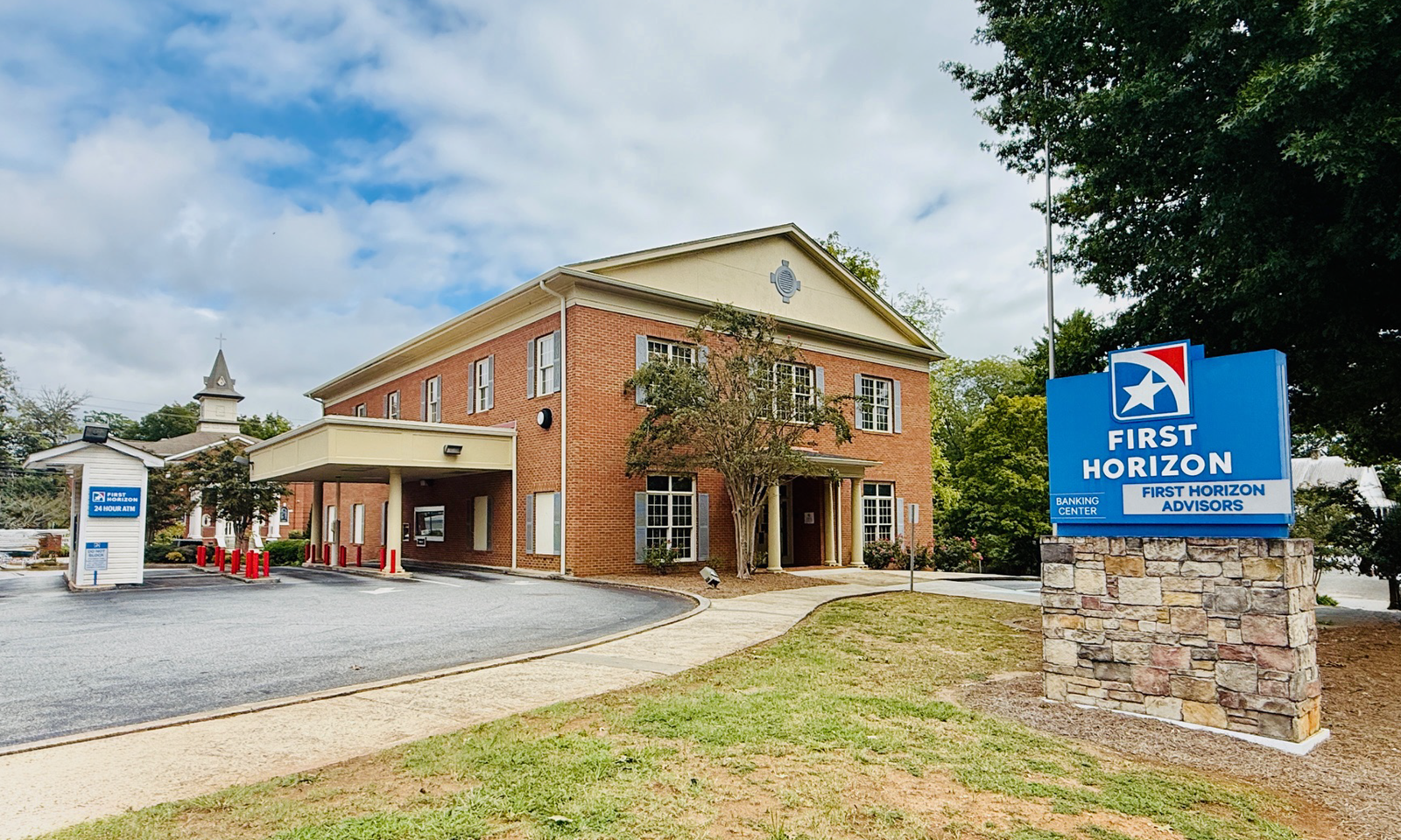 First Horizon Bank - Dahlonega, GA - Chestatee St