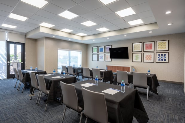 Images Holiday Inn Express & Suites Gilbert – Mesa Gateway Airport by IHG