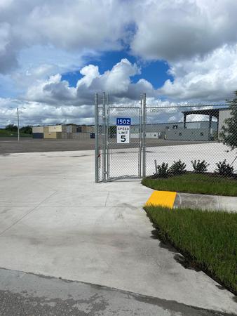 Images United Rentals - Storage Containers and Mobile Offices