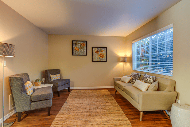 Images Commons at Hawthorn Village Apartments