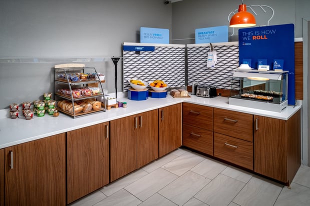 Images Holiday Inn Express & Suites Charleston NW - Cross Lanes by IHG