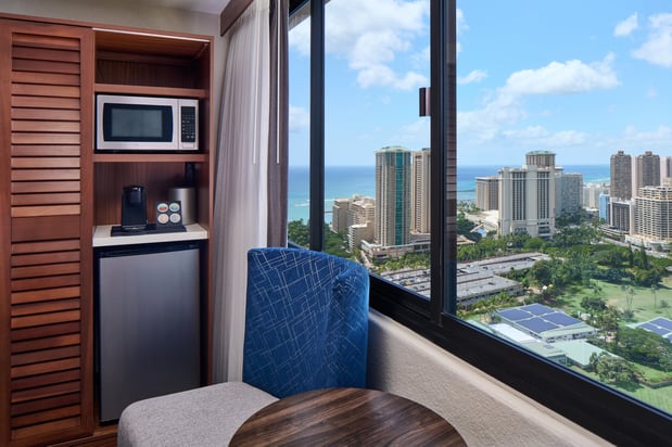 Images Holiday Inn Express Waikiki by IHG