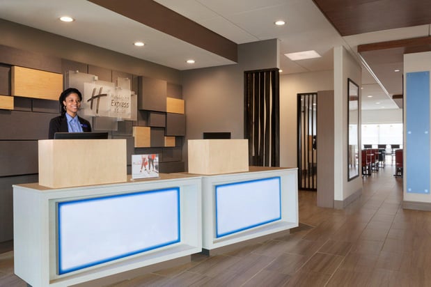 Images Holiday Inn Express & Suites Cincinnati NE - Redbank Road by IHG