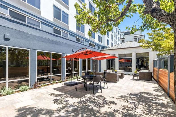 Images Hilton Garden Inn San Mateo