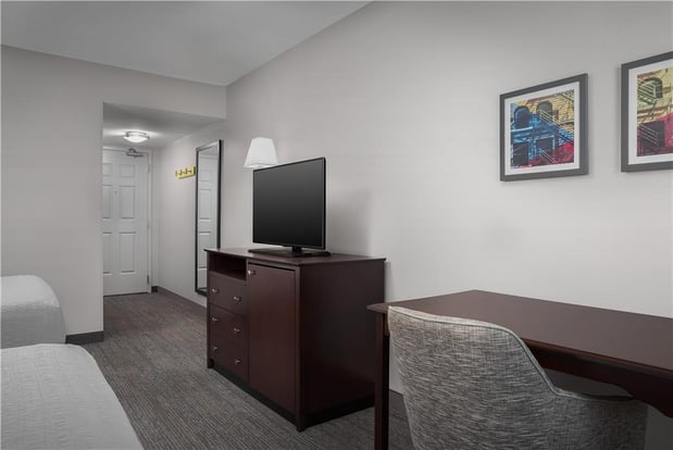 Images Hampton Inn & Suites Omaha-Downtown
