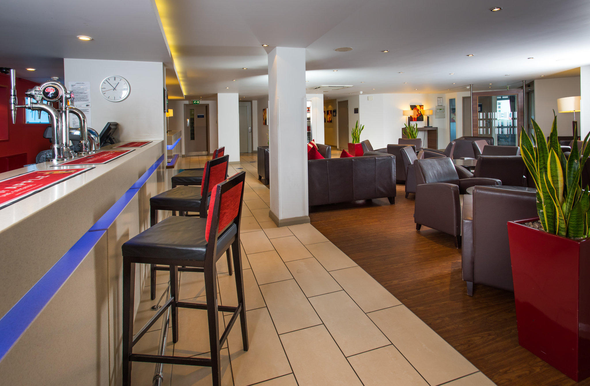Images Holiday Inn Express Warwick - Stratford-Upon-Avon, an IHG Hotel