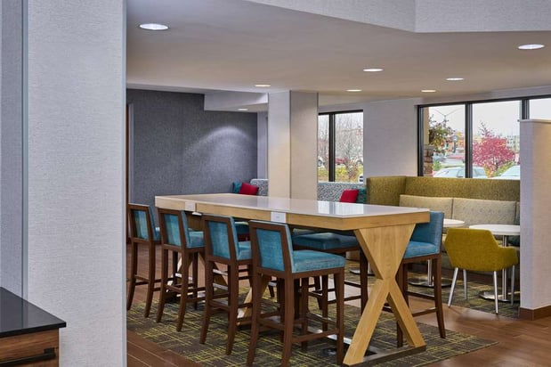 Images Hampton Inn Anchorage