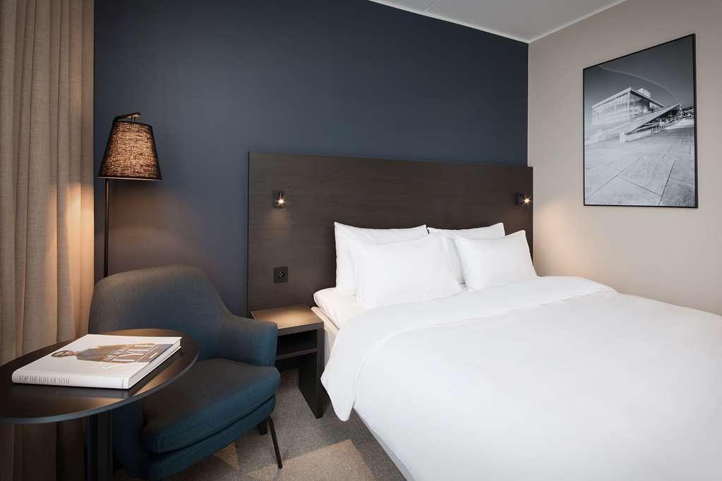 Images Park Inn by Radisson Oslo Airport Hotel West