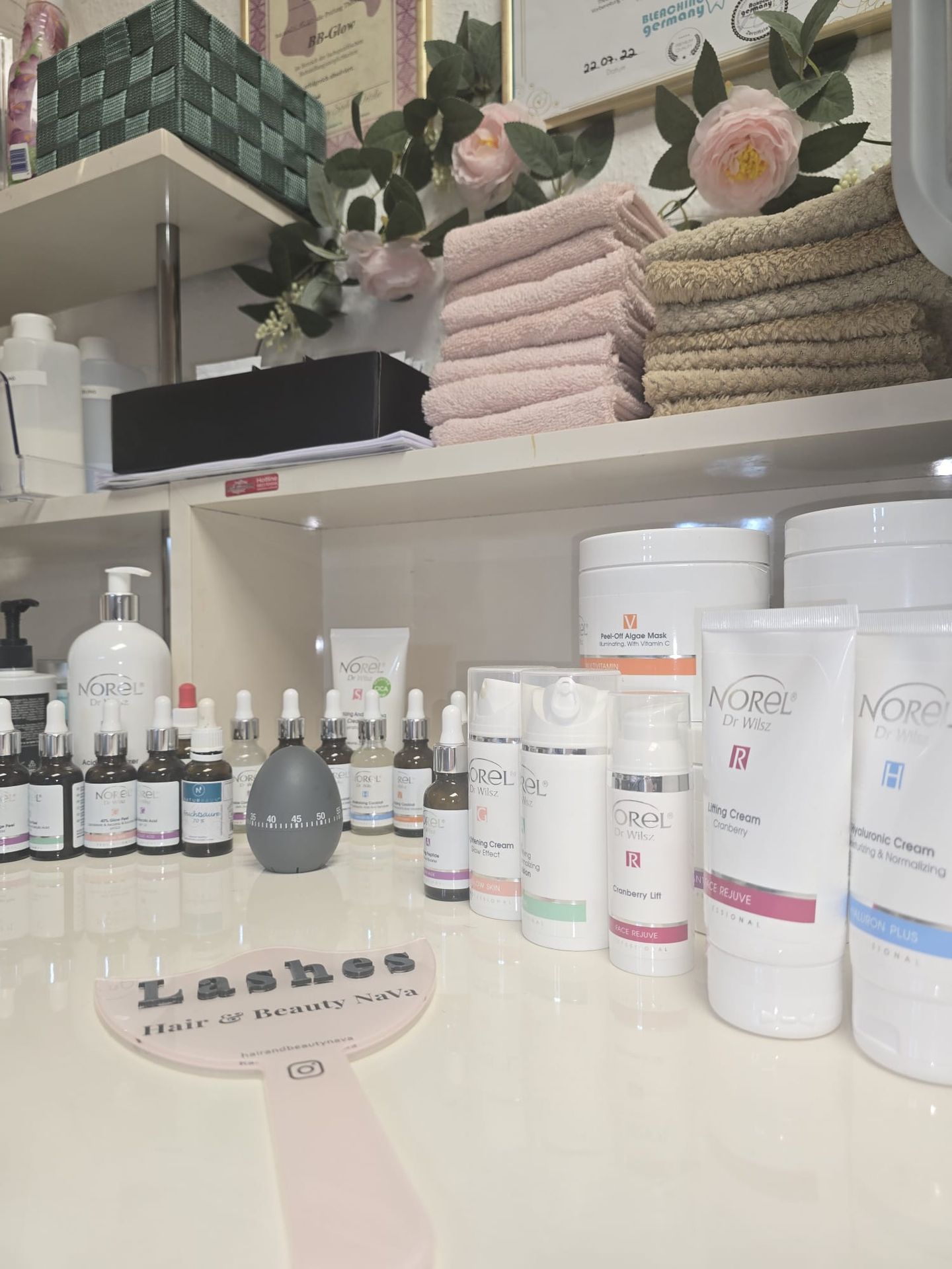 Hair & Beauty NaVa, Hainer Weg 146 in Frankfurt am Main