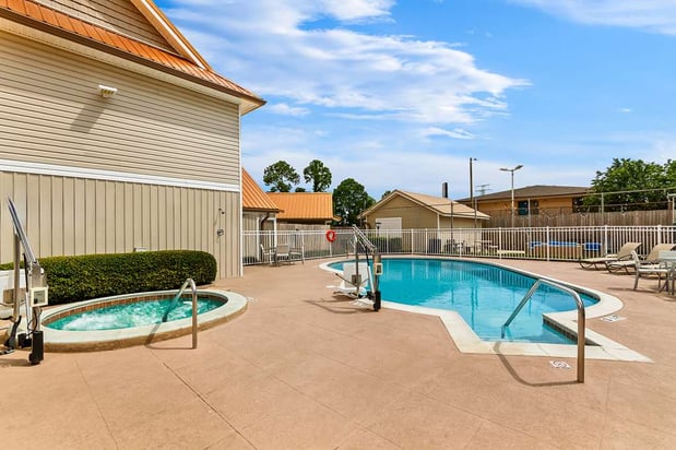Images SureStay Studio by Best Western Pensacola