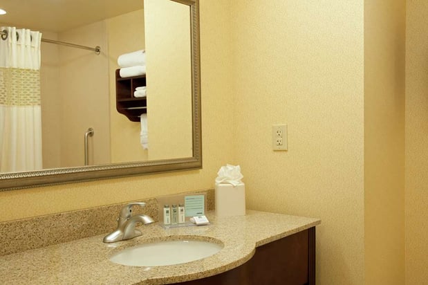 Images Hampton Inn & Suites Indianapolis-Airport