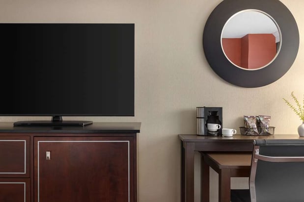 Images DoubleTree by Hilton New York LaGuardia Airport