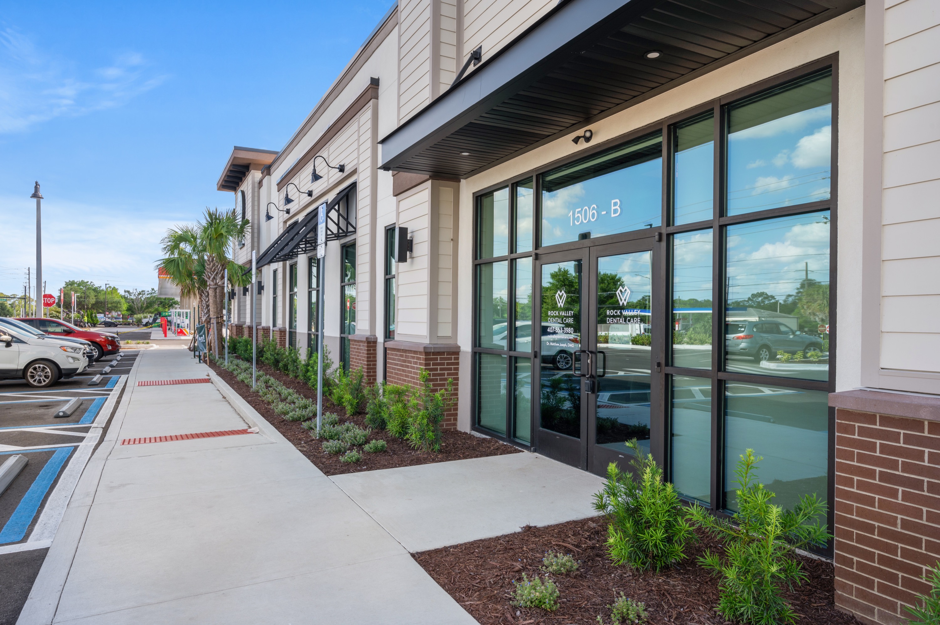 Front doors, Rock Valley Dental Care. Dentist in Apopka, FL. 