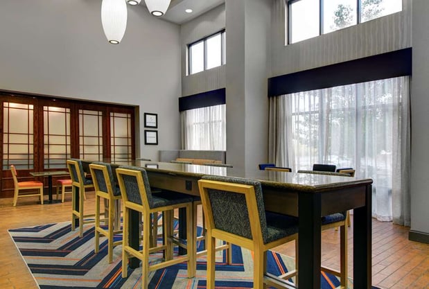 Images Hampton Inn & Suites Syracuse Dewitt