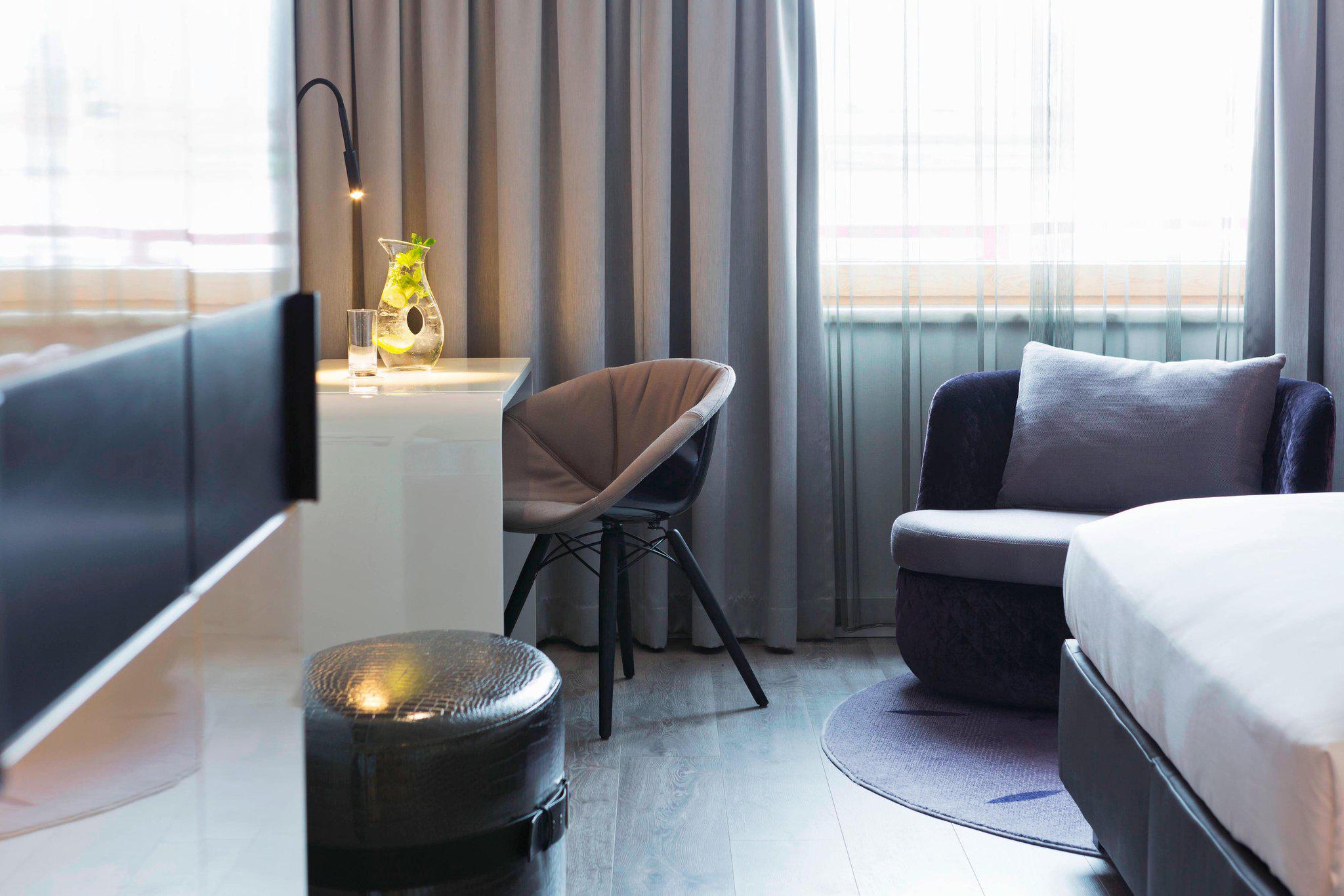 Renaissance Wien Hotel, Linke Wienzeile/Ullmannstrasse 71 in Vienna