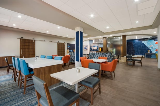 Images Holiday Inn Express & Suites Lexington by IHG