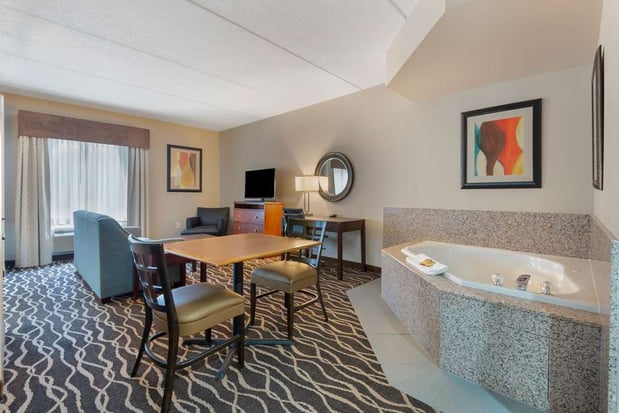Images Best Western Plus Suites-Greenville
