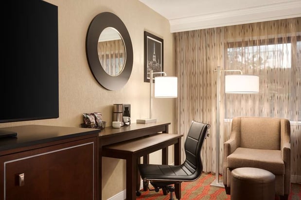 Images DoubleTree by Hilton New York LaGuardia Airport
