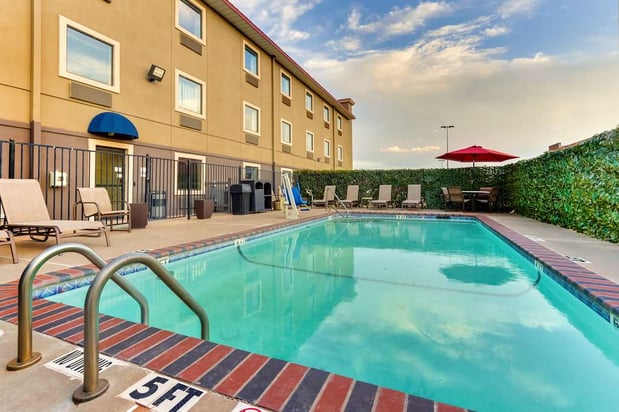 Images Best Western Plus University Inn & Suites