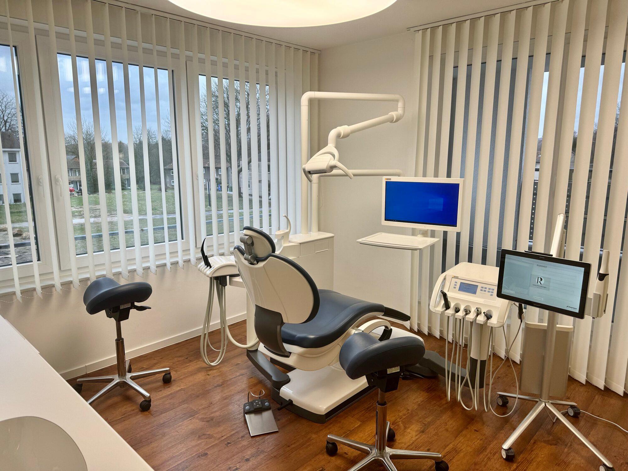 Bilder Dr. Dr. Jörg Rinneburger - Dental- & Ästhetikzentrum RIVAMED