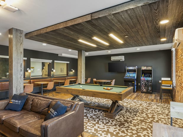 Images Republic on Main